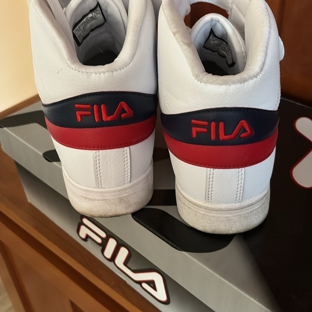 Fila Men's White and Red High-Top Sneakers - Picture 5 of 7